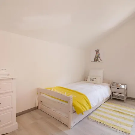 Modern Auddes With Wifi Appartement